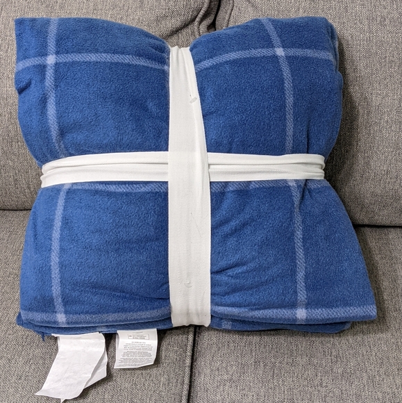 NAVY BLUE 3 PIECE WINDOWPANE PLAID THROW BLANKET AND THROW PILLOW BUNDLE - Picture 3 of 7